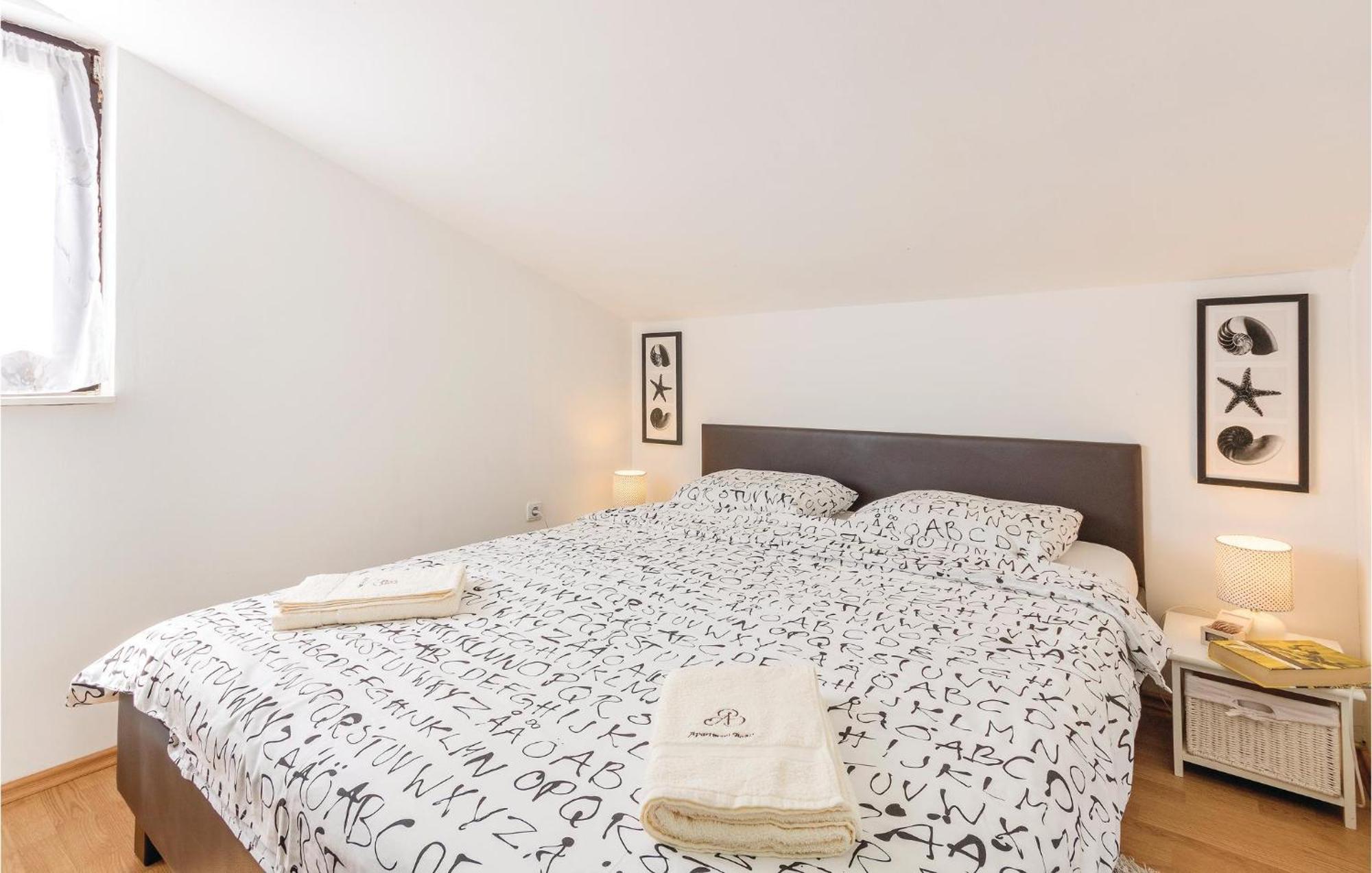 Amazing Apartment In Medulin With Wifi Экстерьер фото